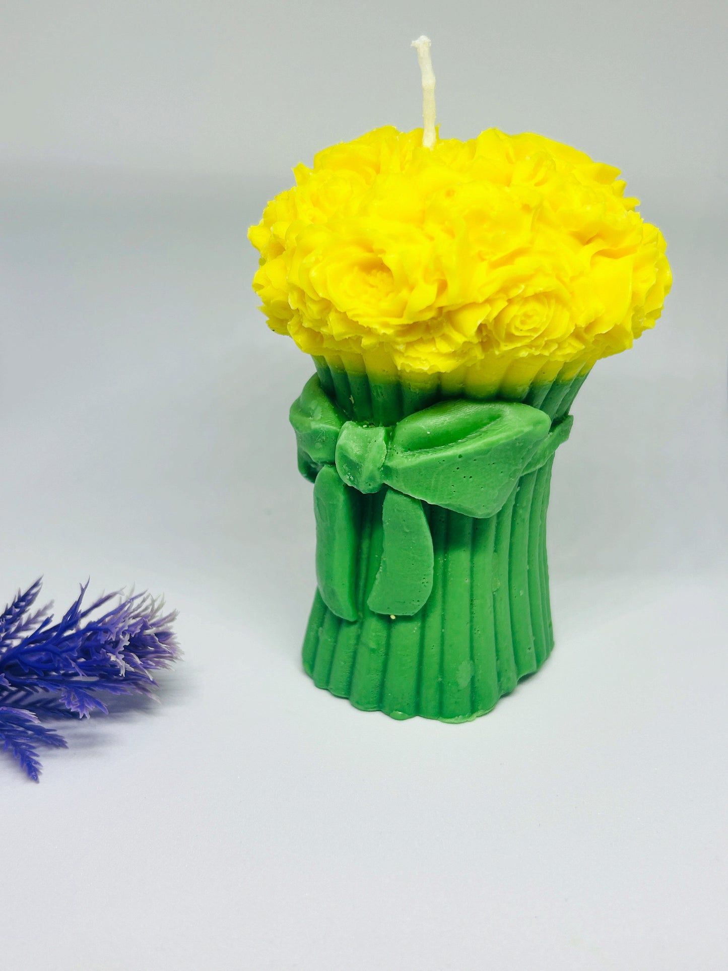 Lemongrass Scented Bouquet Candle – Handmade Floral Design, Natural Wax, Decorative Gift